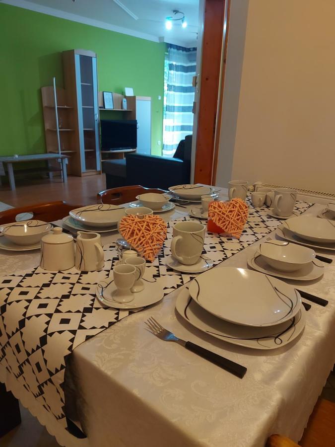 Lara Apartman Дебрецен Екстериор снимка