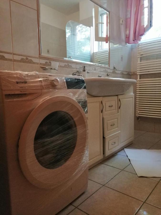 Lara Apartman Дебрецен Екстериор снимка