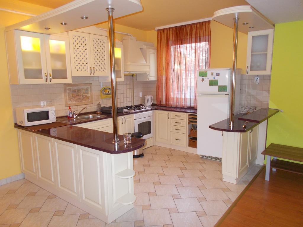 Lara Apartman Дебрецен Екстериор снимка