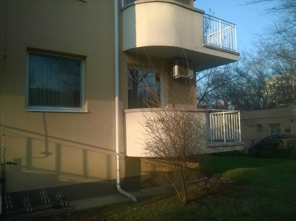 Lara Apartman Дебрецен Екстериор снимка